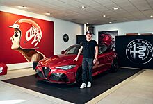 Валттери Боттас купил лимитированную Alfa Romeo