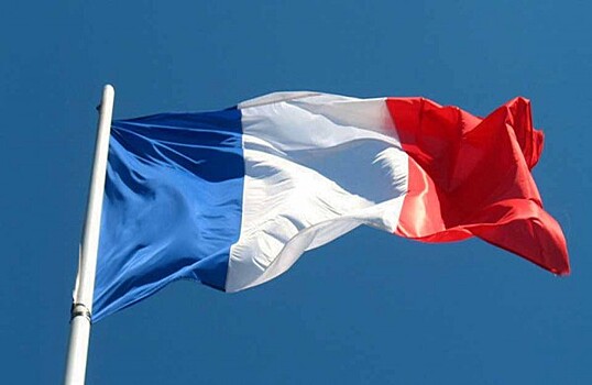 Monde: главы четырех спецслужб Франции покинут свои посты
