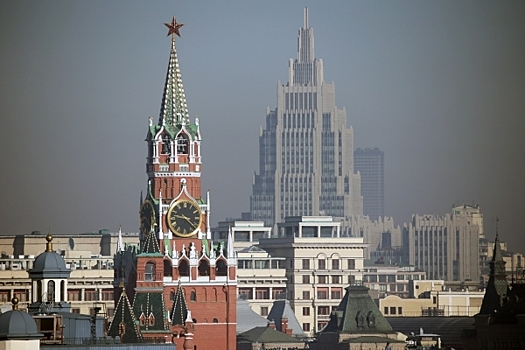 «Звоните в 112!»: Россиян на фоне атаки на Кремль призвали сообщать о дронах в небе