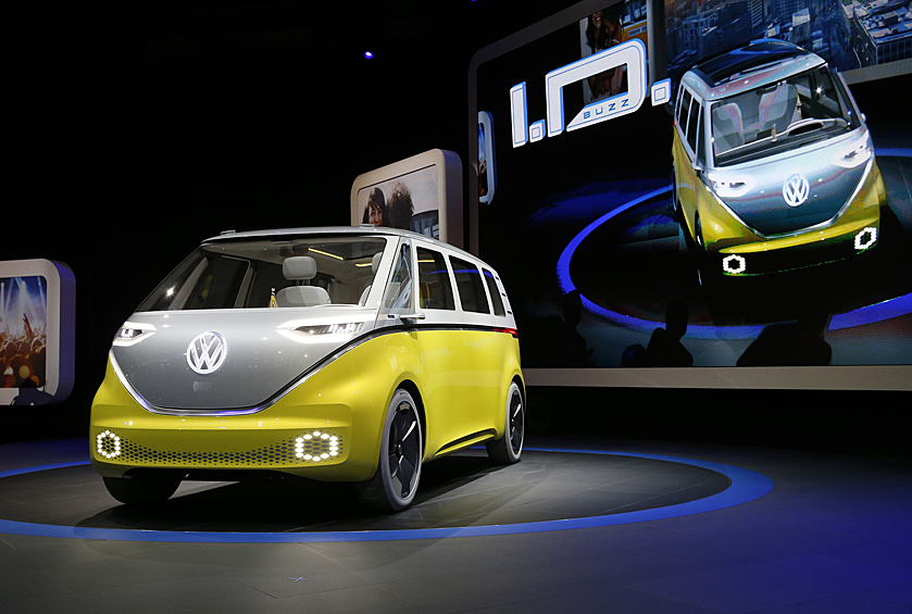 Концепт минивэна Volkswagen I.D. Buzz. Автомобиль способен проехать на одной зарядке около 600 километров