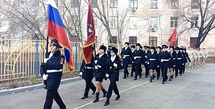 В Лосинке прошёл парад кадет-юнармейцев