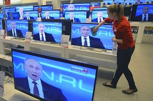 Рекордный скачок доллара: костромичам пора снова скупать телевизоры?