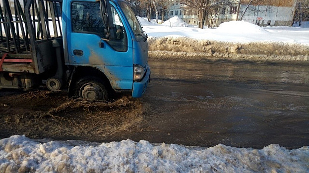 В Самаре затопило улицу Алма-Атинскую