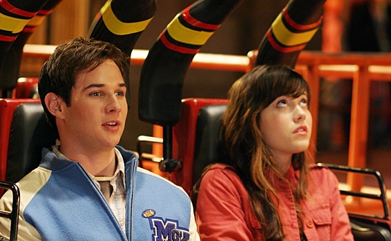 Туристы застряли на самом страшном аттракционе