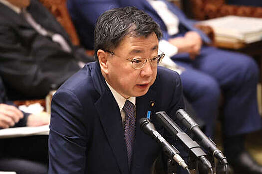 В Японии из-за финансового скандала ушел в отставку генсек правительства Мацуно