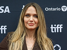 Охранника Анджелины Джоли бусифицировали на Украине