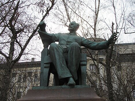 Памятник Петру Чайковскому на Большой Никитской отреставрируют в Москве