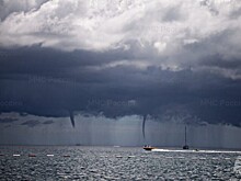 В Сочи действует штормовое предупреждение из-за риска смерчей