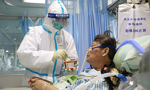 Китайцев пытались зарезать бутылкой из-за коронавируса