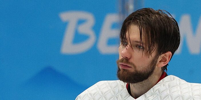 Федотов играет за сборную ВМФ на чемпионате Вооруженных сил по хоккею. В июле вратарь должен завершить службу в армии