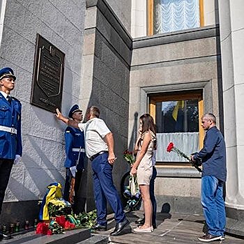 В Киеве почтили память убитых националистом нацгвардейцев