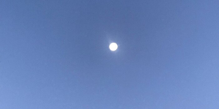 Эксперт объяснил, почему так сложно хорошо сфотографировать Луну на телефон