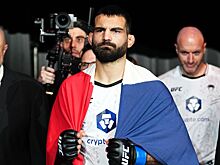 Бенуа Сен-Дени выиграл бой с Дэном Хукером техническим нокаутом на турнире UFC 325