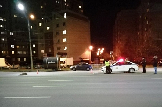 Мужчину-пешехода насмерть сбили на восьмиполосной дороге в Воронеже