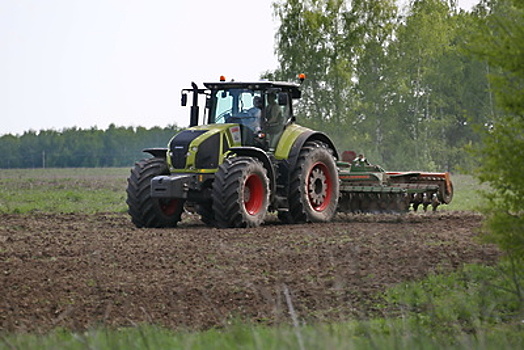 Посев пшеницы, ячменя и овса завершили в округе Зарайск на 70%