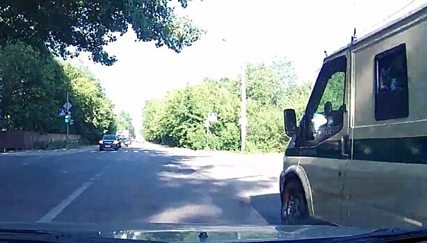 В Пензе УГИБДД наказало водителя инкассаторской машины за гонки на дороге