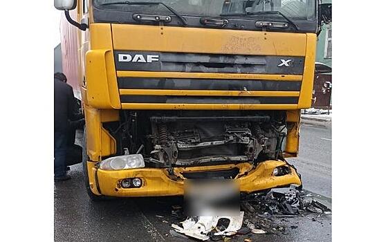 В центре Шацка произошло ДТП с участием двух фур