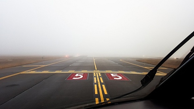 Из-за густого тумана самолет из Ставрополя не смог приземлиться в Пулково