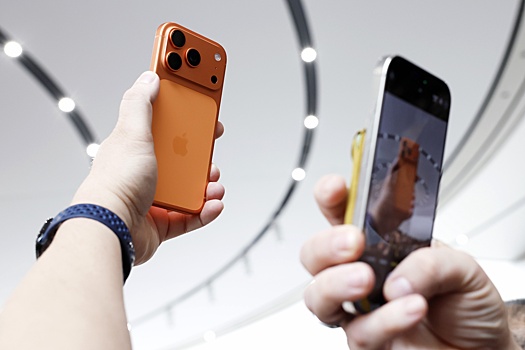 Эксперт Харитонов о дешевых айфонах: Снижать поставки никто не собирается