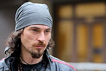 Сына известного российского певца из 90-х задержали с наркотиками