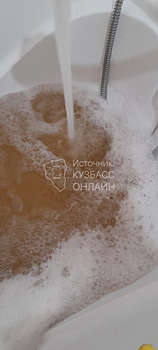 Коричневая вода из-под крана обеспокоила беловчан