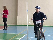 В Пензе школьники посоревновались в фигурном вождении велосипеда
