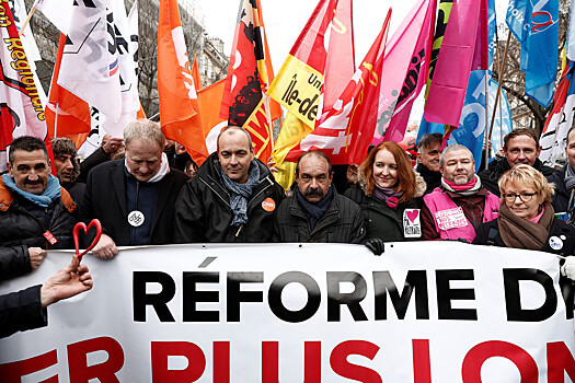 Во Франции начались забастовки против повышения пенсионного возраста