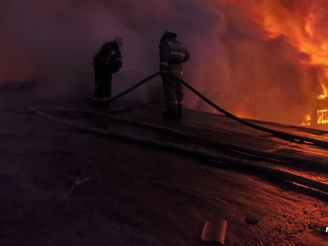 Пожар на кирпичном заводе в Смоленске локализован на площади 2 тыс. «квадратов»