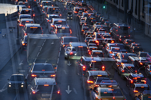 Участок улицы в центре Москвы сделали двусторонним