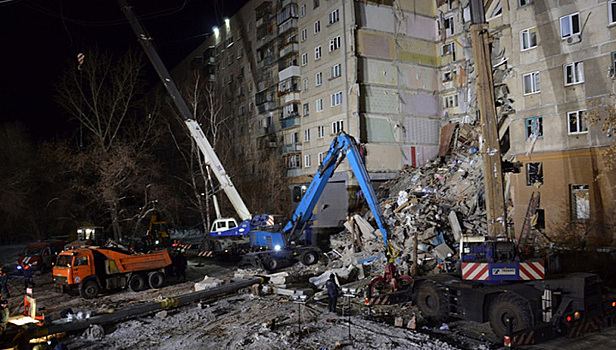 Обрушение подъезда в Магнитогорске: следов взрывчатки на фрагментах завала не найдено