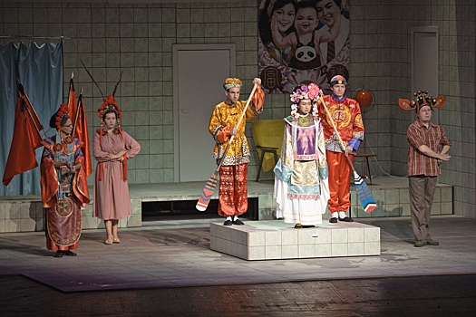 В Псковском театре драмы играют спектакль "Лягушки" - первую в мире постановку романа китайского классика