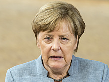Меркель назвала победу Макрона "эффектной"