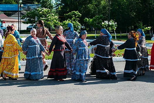 В Татищеве в День России состоялся фестиваль национальных культур «Мы – вместе!»