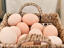 Секрет идеально чистого яйца: что добавить в воду при варке