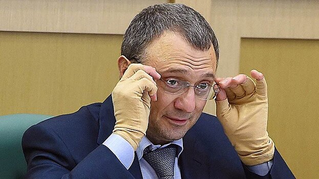 500 млн рублей от Керимова получило «Динамо» Махачкала. За счет компаний бизнесмена увеличен бюджет клуба и подготовлен новый газон на стадионе («РБ Спорт»)