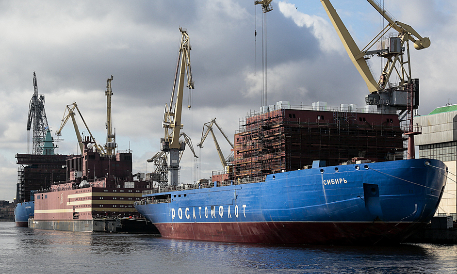 Отправка плавучего энергетического блока "Академик Ломоносов" из Санкт-Петербурга в Мурманск, 2018 год