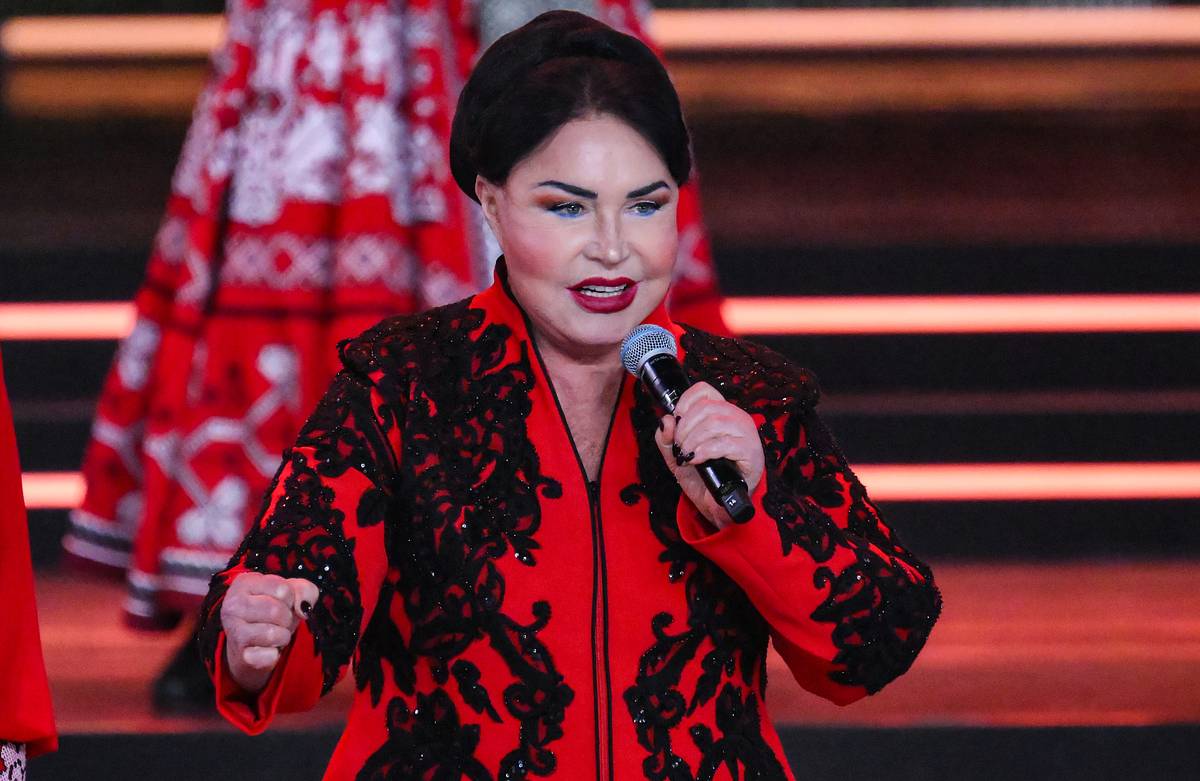 Бабкина отсудила деньги у МЧС