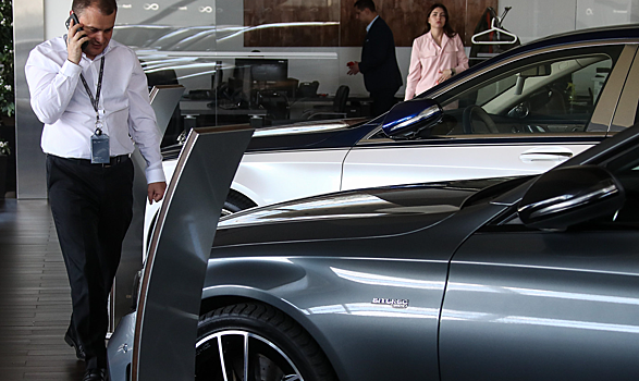 Спрос на автомобили в РФ упал на треть на фоне мобилизации