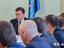 Азаров решил оптимизировать количество чиновников в Самарской области