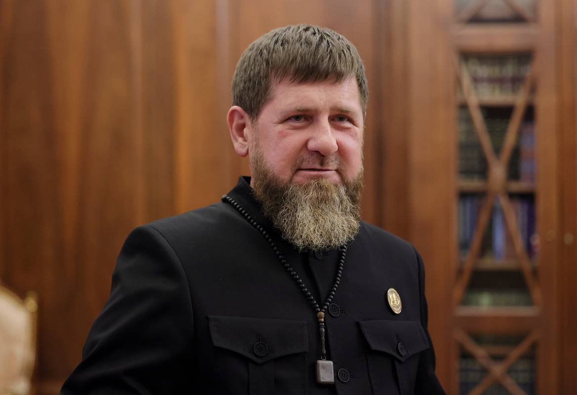 Кадыров рекламировал энергетический напиток и попал на видео