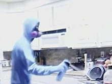 В США психически больной мужчина распылил яд в еду соседей и попался