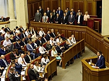 Украинского депутата довели до слез