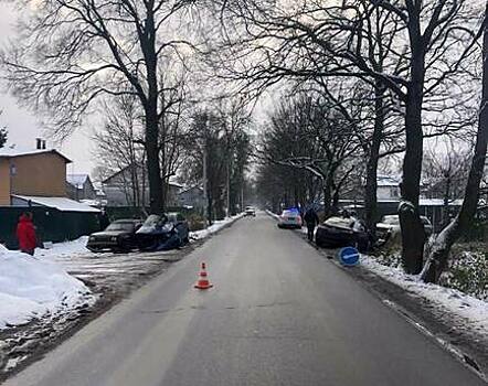 Три машины и дерево: на Большой окружной произошло второе за сутки ДТП