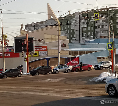 Тройное ДТП с участием автомобиля ГИБДД произошло в Кемерове