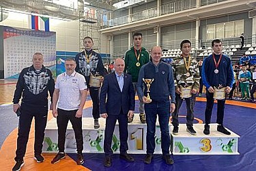 Более10 золотых медалей первенства Дальнего Востока завоевали борцы Хабаровского края