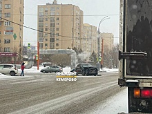 Автомобили разбились в ДТП на кемеровском перекрестке