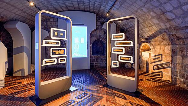 Москвичам рассказали о выставке берестяных грамот в парке «Зарядье»