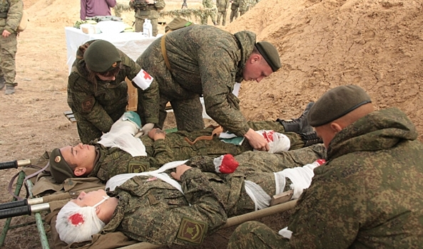 Военные медики тренировались оказывать помощь раненым под Волгоградом