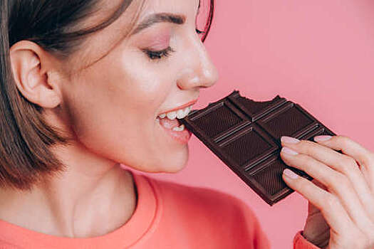 AJCN: темный шоколад улучшает когнитивные способности у людей с плохим питанием
