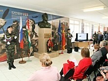 В Калуге установили бюст маршалу авиации Александру Покрышкину